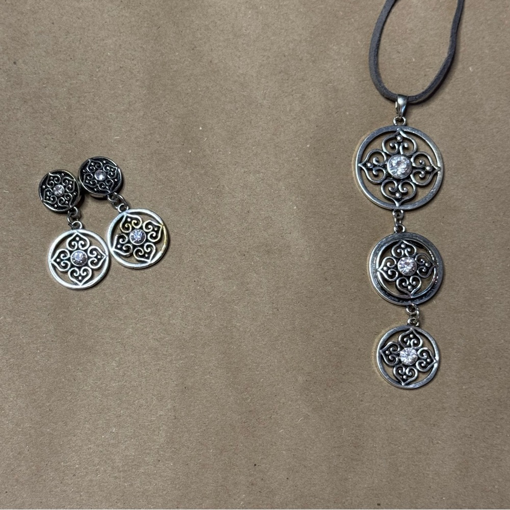 Elegant Silver and Black Pendant Necklace and Earring Set